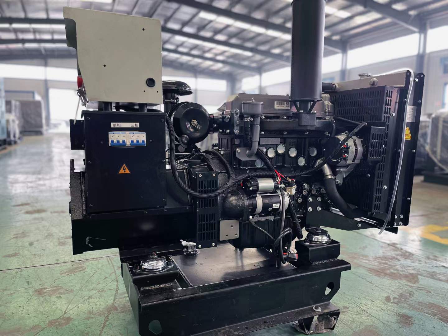 隆化如何降低电感性负载对发电机的影响？