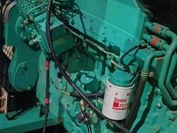 隆化如何确定新的发电机组控制系统是否与原系统兼容？