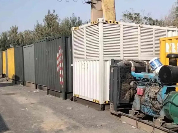 隆化200KW柴油发电机机组每小时油耗是多少？